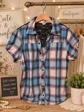 Bongo Checkered Button Down Shirt Medium